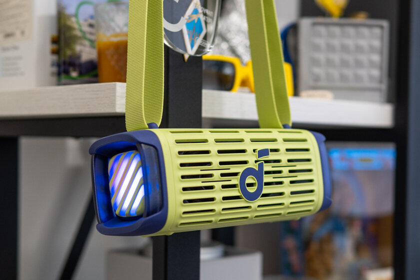 Не боится солёной воды и сама себя переворачивает: обзор колонки Soundcore Boom 3i — Дизайн корпуса. 6