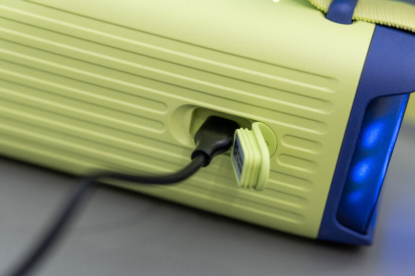 Не боится солёной воды и сама себя переворачивает: обзор колонки Soundcore Boom 3i — Автономность. 2