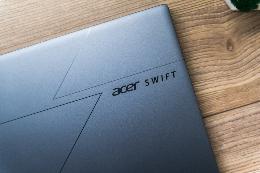 Солидный ноутбук для работы и ИИ: обзор Acer Swift Go 14 AI SFG14-75-77RL — Отзыв. 1
