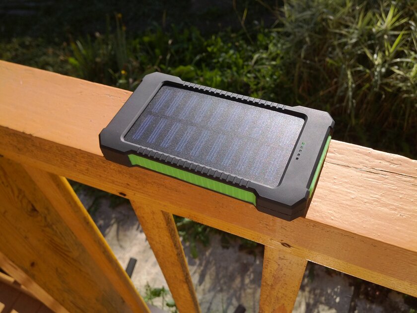 Обзор noname повербанка на 10000mAh с солнечной батареей