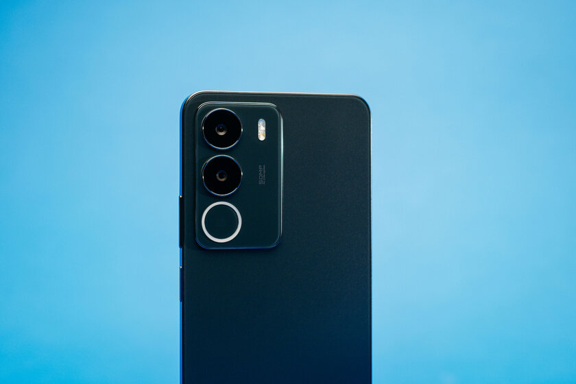 Недорогой смартфон с ёмкой батареей и достойным дисплеем: обзор realme P3 Lite — Дизайн корпуса. 5