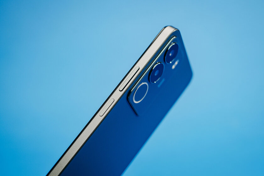 Недорогой смартфон с ёмкой батареей и достойным дисплеем: обзор realme P3 Lite — Дизайн корпуса. 10