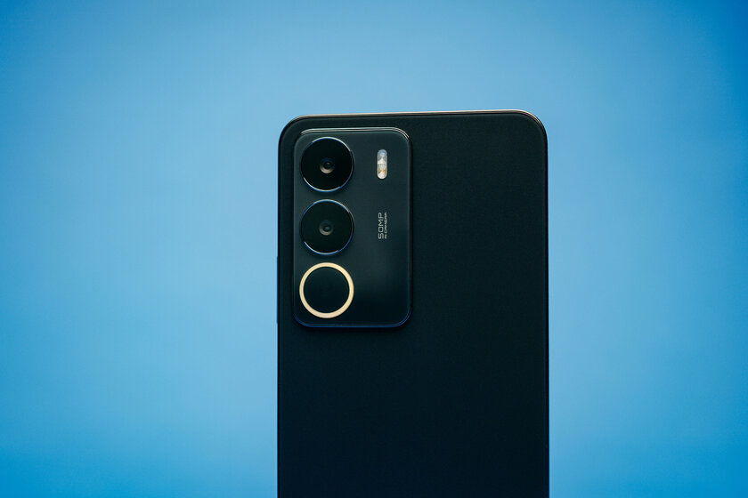 Недорогой смартфон с ёмкой батареей и достойным дисплеем: обзор realme P3 Lite — Дизайн корпуса. 6