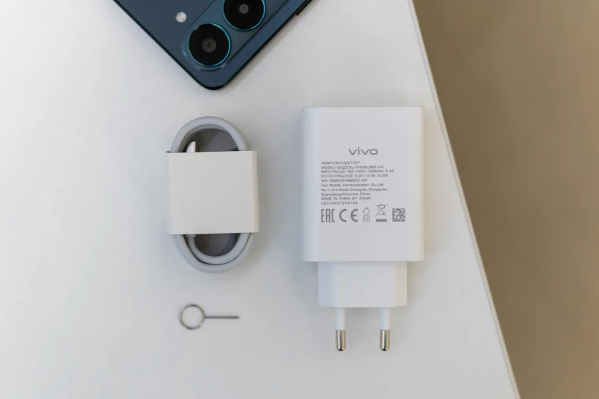 Прочный корпус и выносливая батарея за разумные деньги: обзор vivo Y04s — Автономность и зарядка. 2