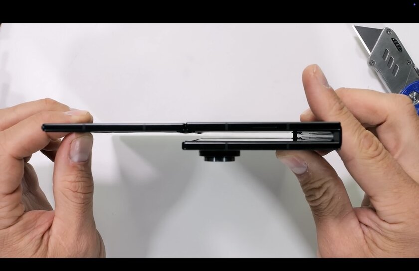 Блогер оценил трискладной Galaxy Z TriFold на прочность: конструкция не выдержала