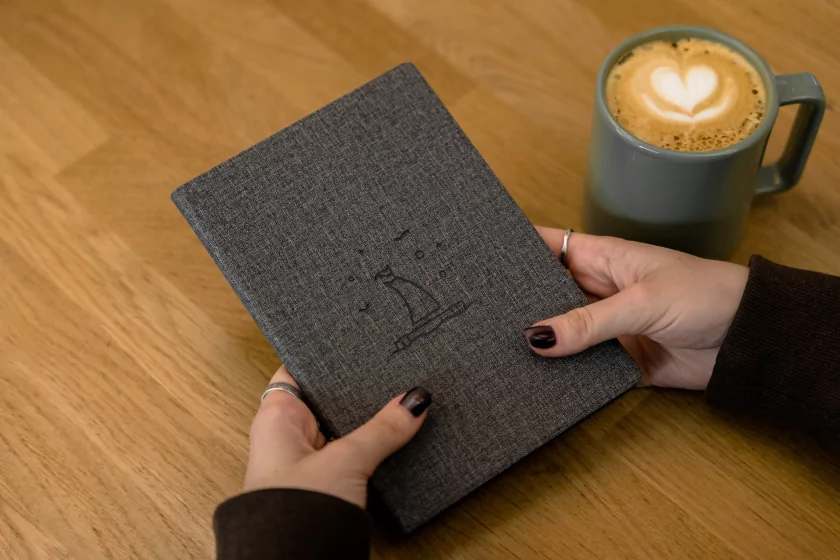 Больше, чем просто электронная книга: обзор «ОНИКС БУКС Кон-Тики 5» с полноценным Android и Wi-Fi — Комплект поставки. 4