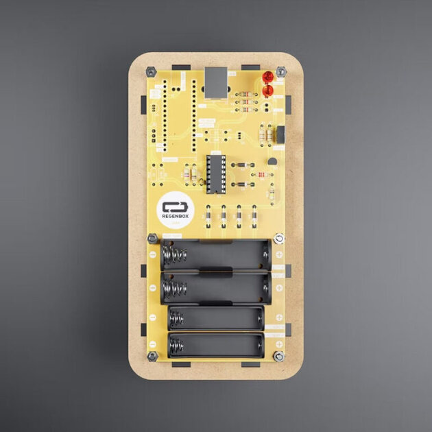 Необычно и полезно: станция RegenBox 1 позволяет подзаряжать одноразовые батарейки