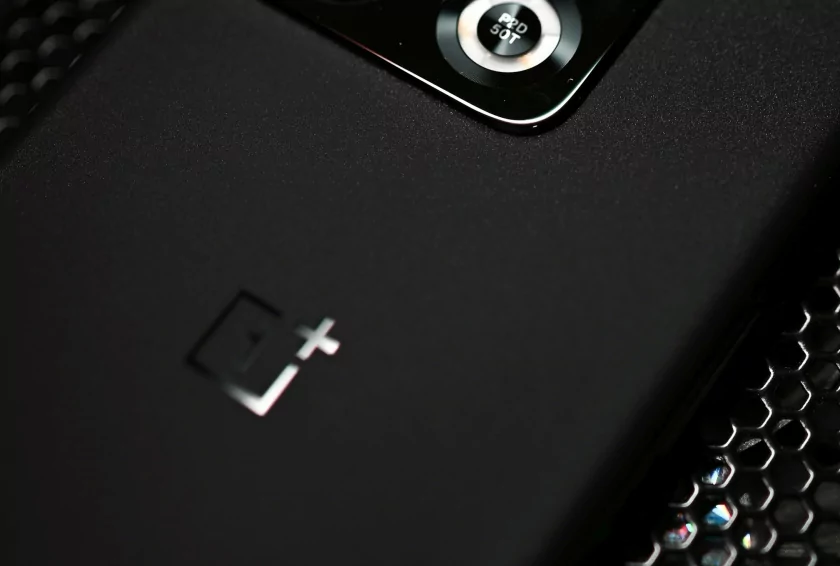 OnePlus показала геймерский смартфон Turbo 6 и раскрыла его ключевые характеристики