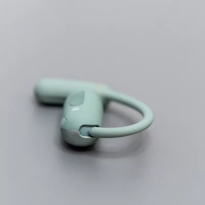 Спортивные и направляют звук прямо в ухо: обзор наушников Soundcore AeroFit 2 с регулируемой посадкой — Внешний вид и удобство ношения. 4