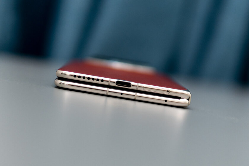 Случайно уронили, а ему хоть бы что: обзор прочного складного флагмана HUAWEI Mate X7 — Автономность и зарядка. 3