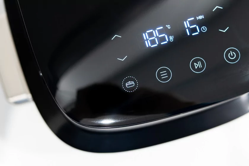 Стекло вместо металла: обзор компактного аэрогриля Trouver AF20 Pro, в котором видна еда — Проверяем в деле. 1