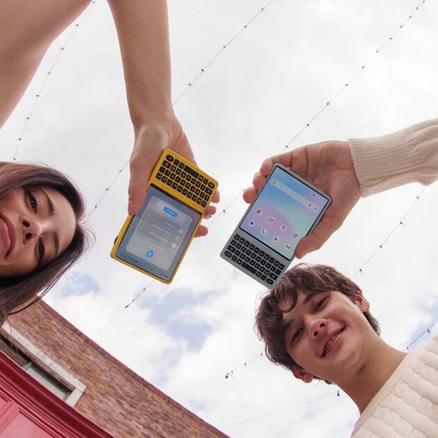 На СES 2026 показали крохотный смартфон IKKO MindOne Pro с поворотной камерой