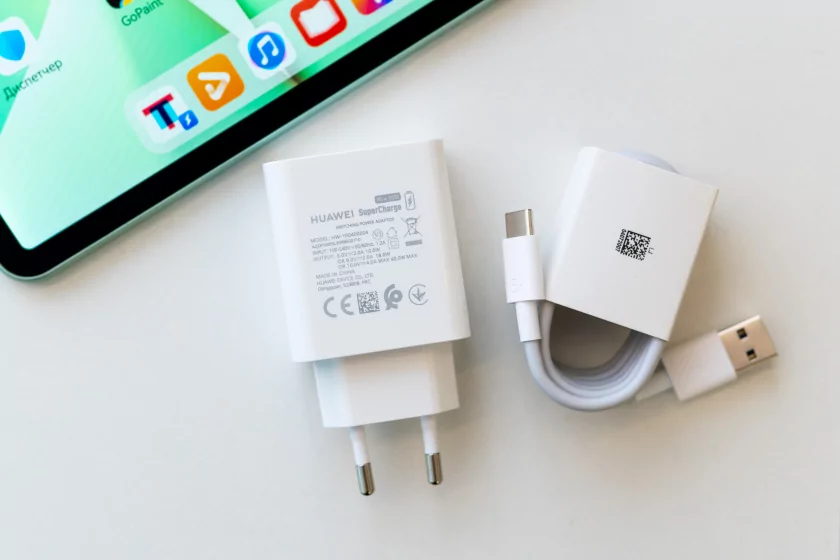 Обзор HUAWEI MatePad 11,5 S 2026 PaperMatte: планшет с «бумажным» экраном, способный заменить ноутбук — Автономность и зарядка. 2