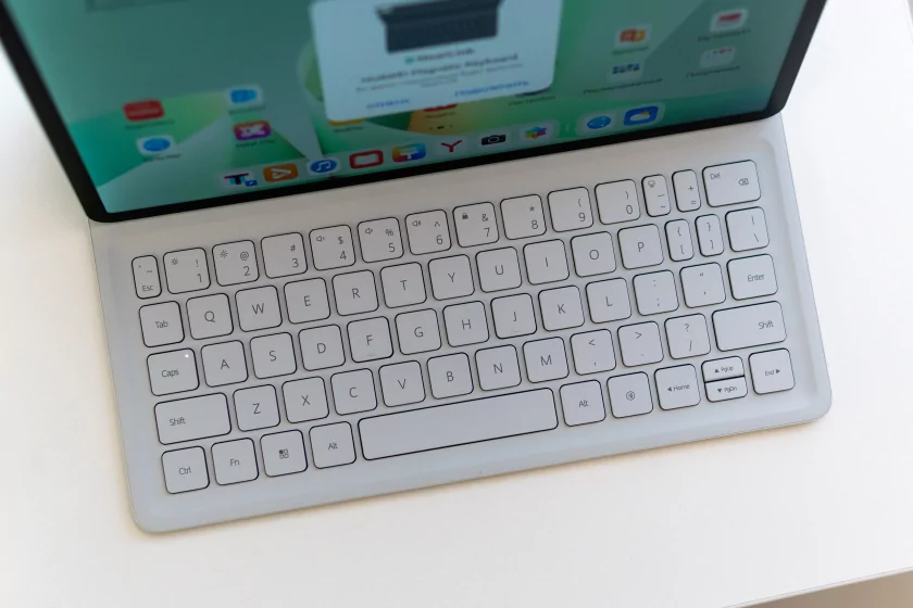 Обзор HUAWEI MatePad 11,5 S 2026 PaperMatte: планшет с «бумажным» экраном, способный заменить ноутбук — Клавиатура. 8