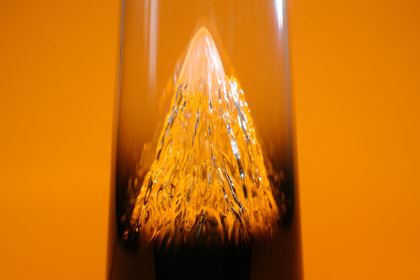 «Гора» с подсветкой и Wi-Fi 7: обзор стильного роутера HUAWEI WiFi Mesh X3 Pro — Дизайн корпуса. 2