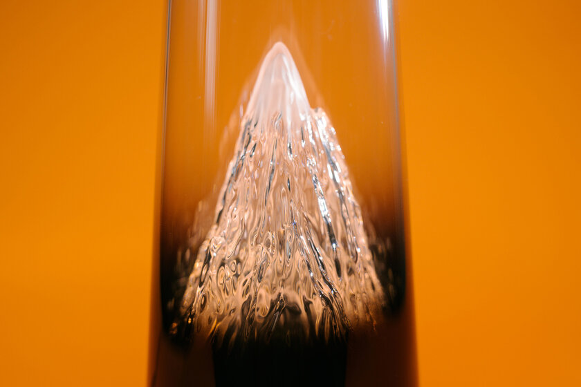 «Гора» с подсветкой и Wi-Fi 7: обзор стильного роутера HUAWEI WiFi Mesh X3 Pro — Дизайн корпуса. 3