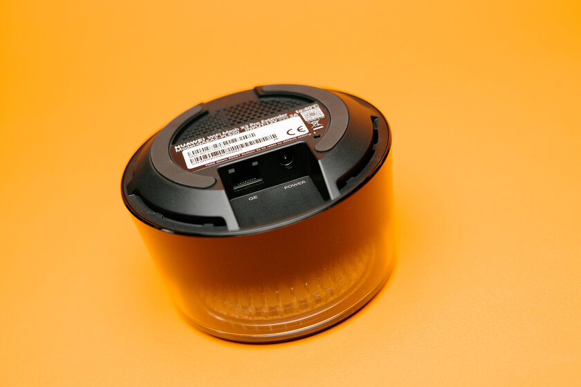 «Гора» с подсветкой и Wi-Fi 7: обзор стильного роутера HUAWEI WiFi Mesh X3 Pro — Дизайн корпуса. 13