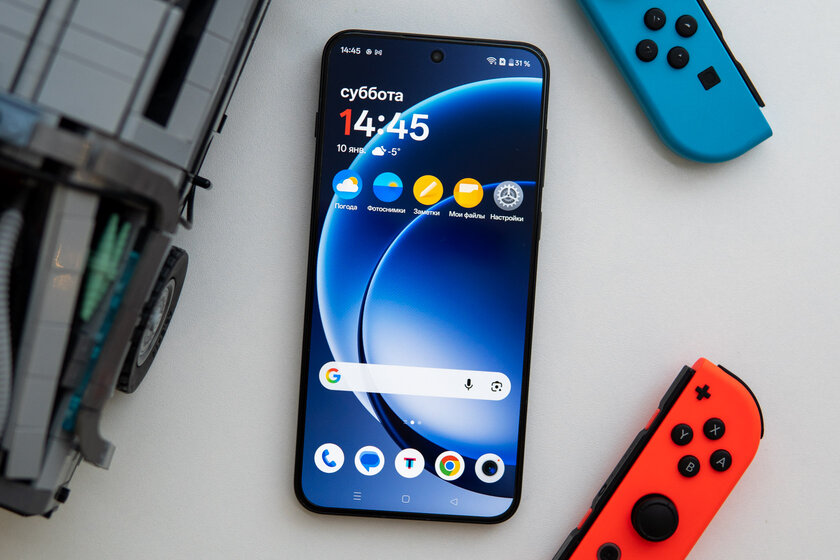 Мощный чип, Android 16 и 7400 мАч: обзор доступного флагмана OnePlus 15R