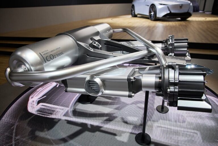 Mazda представила концептуальный гоночный автомобиль Vision X-Coupe: он улавливает и удерживает выхлопные газы