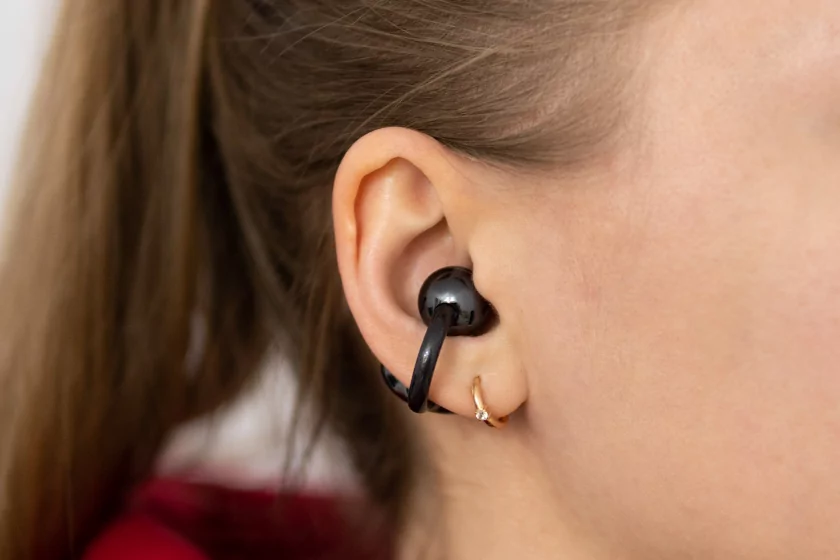 Обзор HUAWEI FreeClip 2: необычные, но очень удобные открытые наушники-клипсы