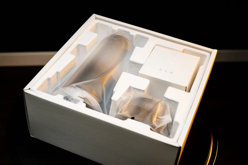 «Гора» с подсветкой и Wi-Fi 7: обзор стильного роутера HUAWEI WiFi Mesh X3 Pro — Комплект поставки. 2