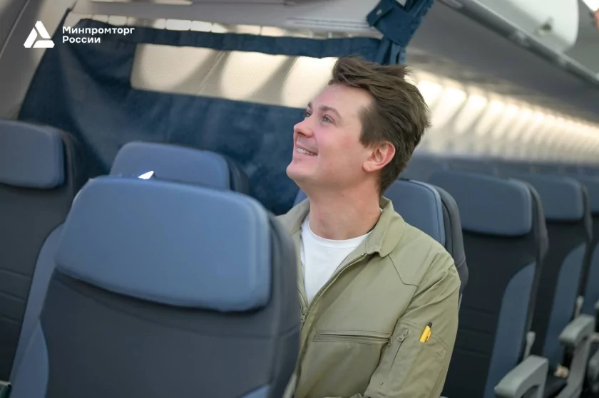 Минпромторг показал интерьер импортозамещённого самолёта Superjet 100