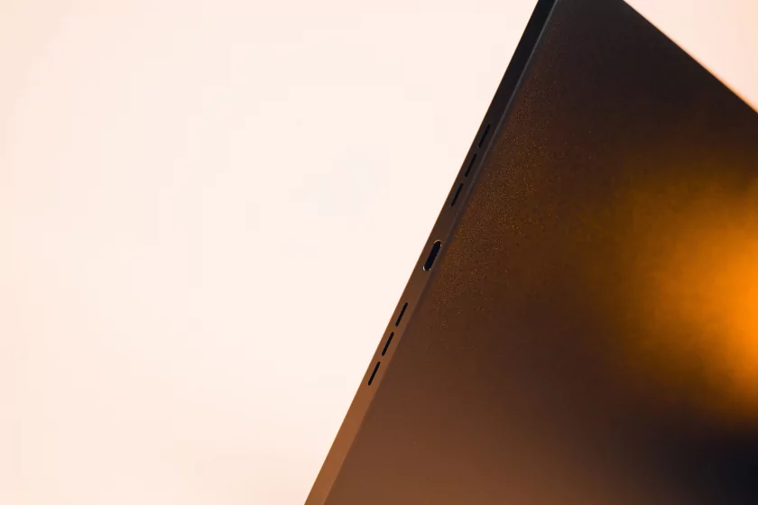 Планшет с полезной оранжевой кнопкой: обзор TECNO MEGAPAD Pro для фильмов и работы — Дисплей и звук. 3