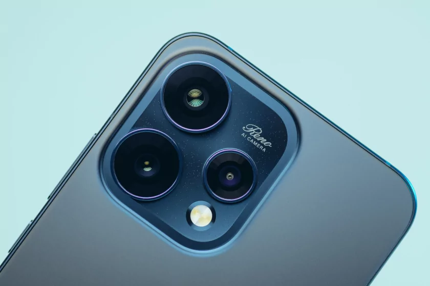 Сохраняет впечатления, выглядит стильно и не боится воды: обзор OPPO Reno15 5G — Дизайн корпуса. 3