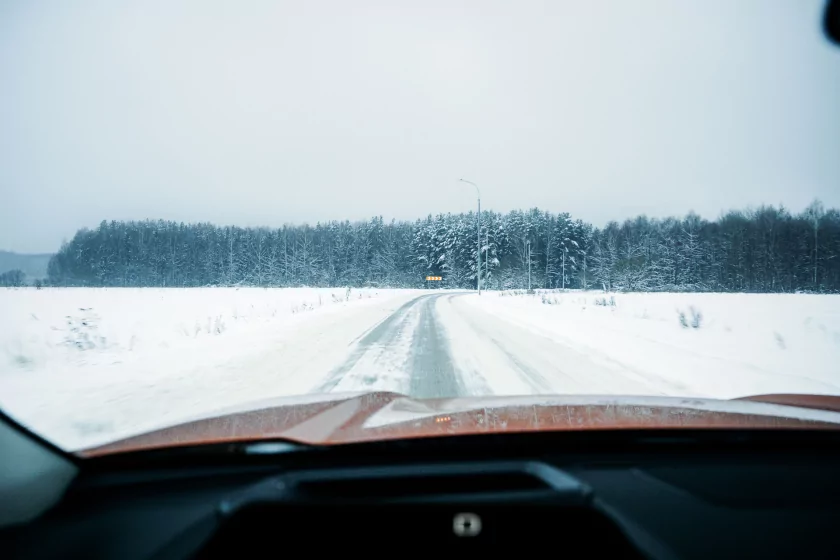 Честный зимний тест Haval H7: проходимость, расход и «бойница» сзади — В снежный путь. 3