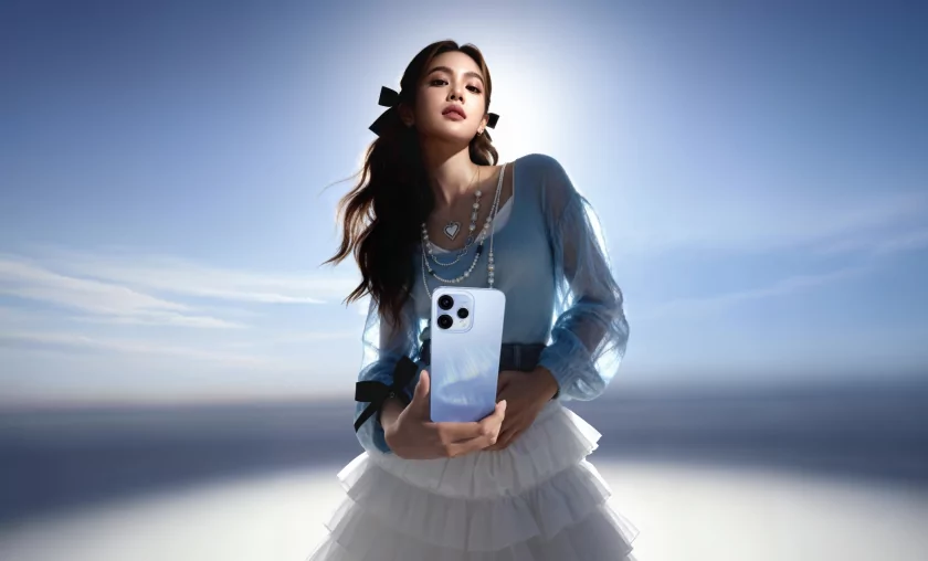 В России представили серию OPPO Reno15 с первой ультраширокоугольной селфи-камерой 4K 60fps