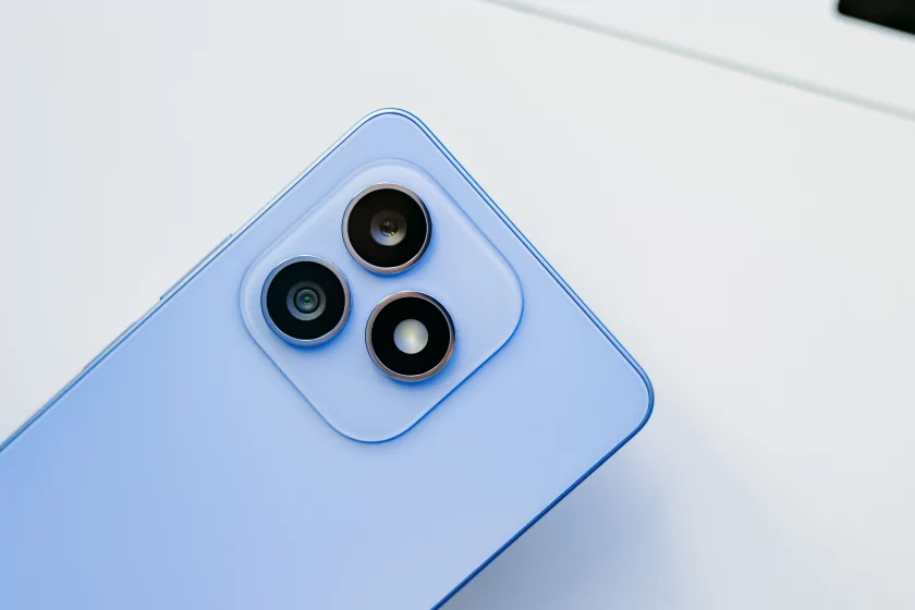 Ёмкая батарея, 108 Мп и приятный глазу дизайн: обзор HONOR X8d — Дизайн корпуса. 3