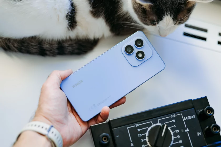 Ёмкая батарея, 108 Мп и приятный глазу дизайн: обзор HONOR X8d — Дизайн корпуса. 6