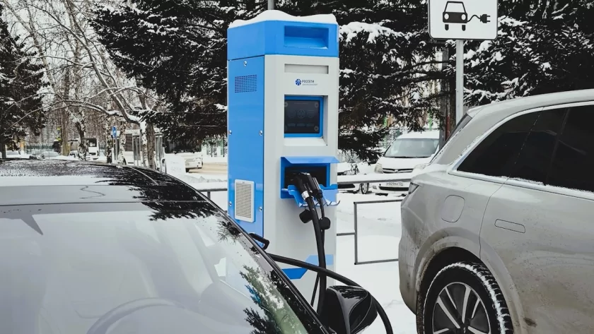 В «Ростехе» наладили серийное производство морозоустойчивых зарядных станций для электрокаров