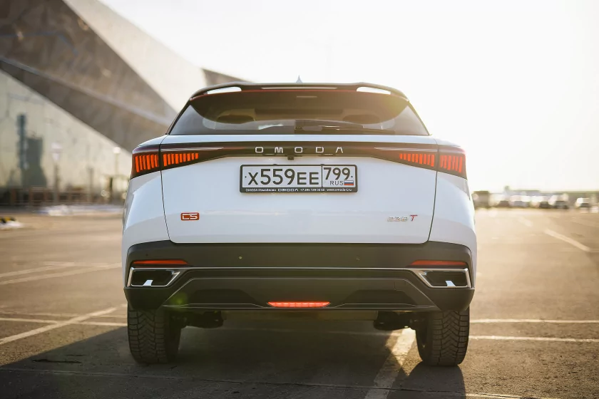 OMODA обновит кроссовер C5 новым салоном и кузовом