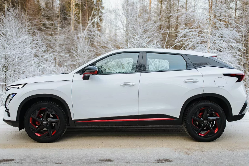 OMODA обновит кроссовер C5 новым салоном и кузовом