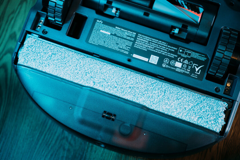 Из базы робота-пылесоса достаётся… ещё один пылесос. Обзор eufy Omni E28: такого я ещё не видел — Процесс уборки. 6