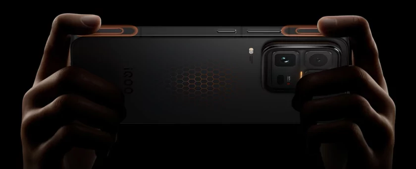 Snapdragon 8 Elite Gen5, до 24 ГБ / 1 ТБ памяти и активная СО: представлен iQOO 15 Ultra