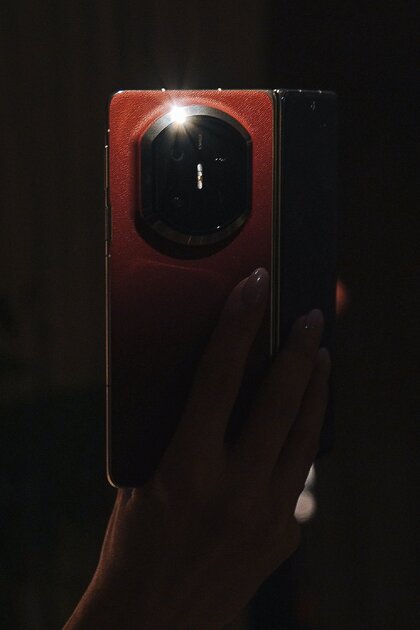 В России уже можно купить складной смартфон HUAWEI Mate X7 и наушники FreeClip 2: сколько стоят