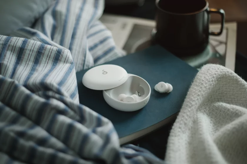 Наушники для сна или мощный мини-фен: полезные подарки на 14 Февраля, которые по-настоящему обрадуют