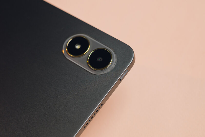 Металлический и недорогой планшет-повербанк с экраном 120 Гц: обзор POCO Pad M1 — Камеры. 1