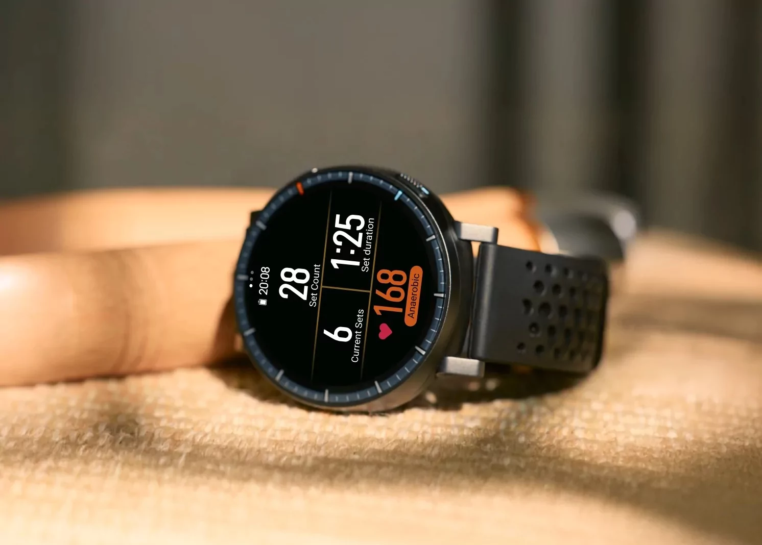 В России появились Amazfit Active Max — смарт-часы с ярким экраном и высокой автономностью