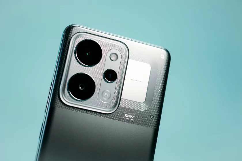 Рекорд автономности с батареей на 10 001 мАч: обзор недорогого realme P4 Power 5G — Дизайн. 7