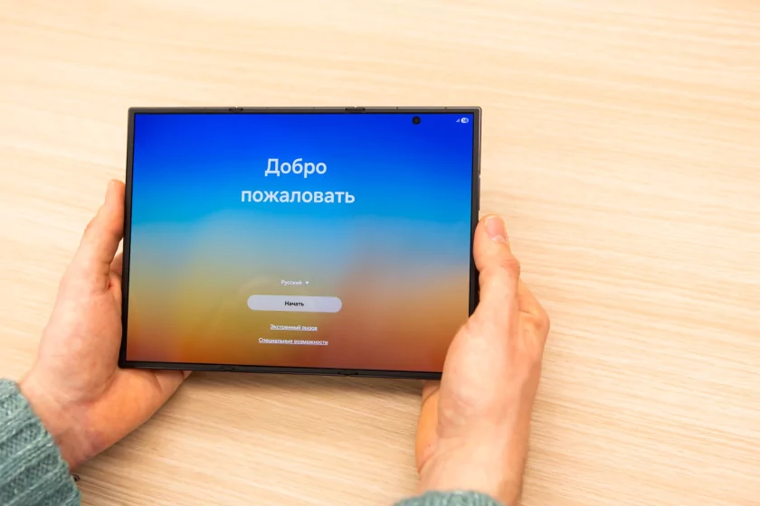 В России стартовали продажи Galaxy Z Trifold. Цена — всего 499 990 рублей