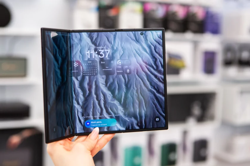 В России стартовали продажи Galaxy Z Trifold. Цена — всего 499 990 рублей