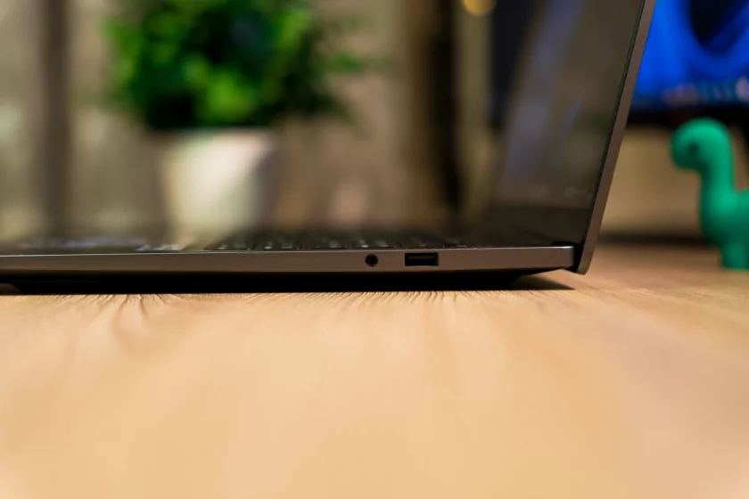 Тонкий и легкий, но прочный ноутбук: обзор «рабочей машинки» HONOR MagicBook X16 2026 — Дизайн. 3