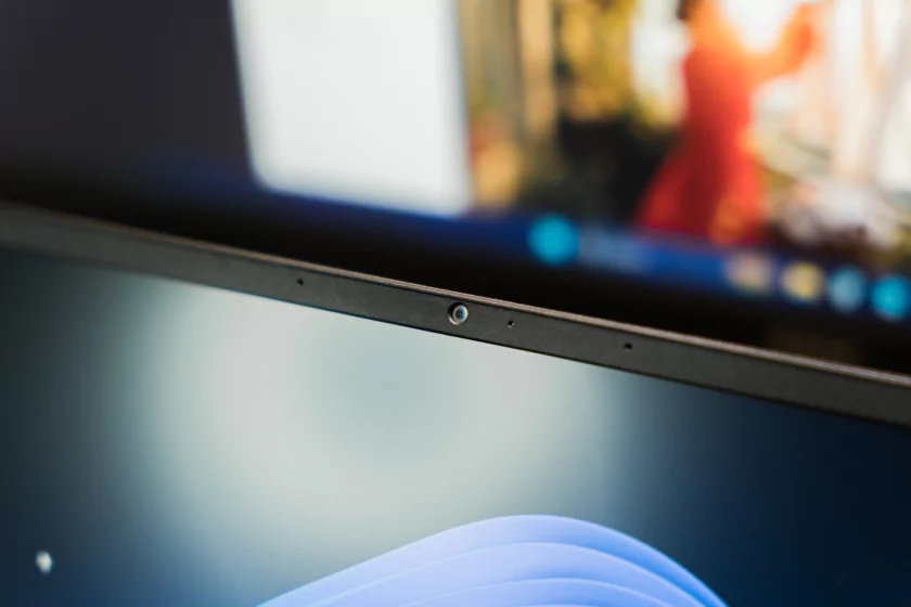 Тонкий и легкий, но прочный ноутбук: обзор «рабочей машинки» HONOR MagicBook X16 2026 — Дизайн. 6