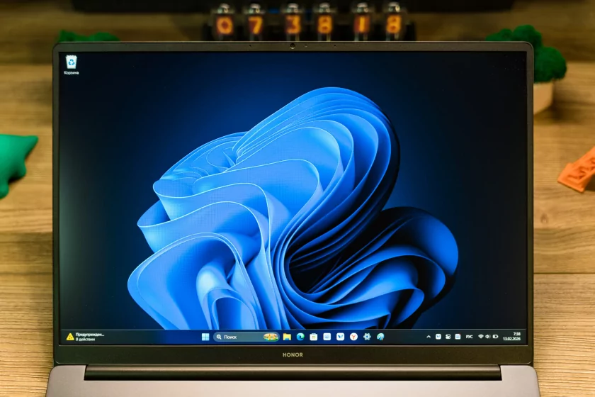 Тонкий и легкий, но прочный ноутбук: обзор «рабочей машинки» HONOR MagicBook X16 2026 — Экран. 1