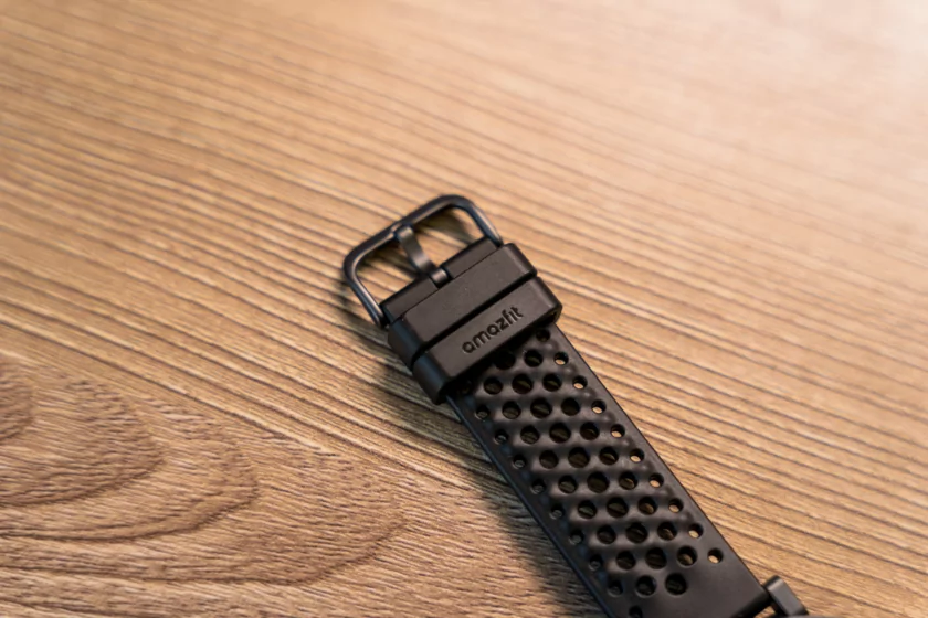 Крупные, но лёгкие: обзор смарт-часов для спорта Amazfit Active Max