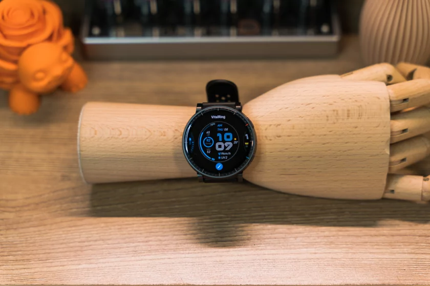 Крупные, но лёгкие: обзор смарт-часов для спорта Amazfit Active Max