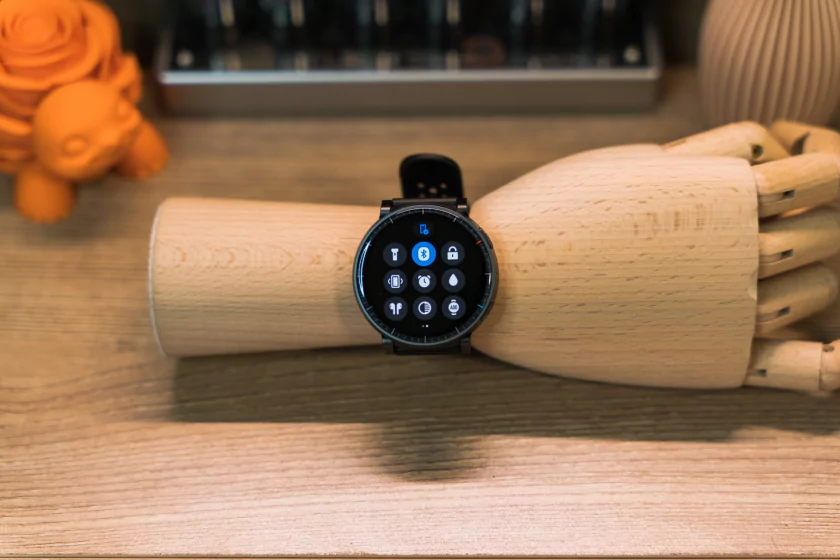 Крупные, но лёгкие: обзор смарт-часов для спорта Amazfit Active Max